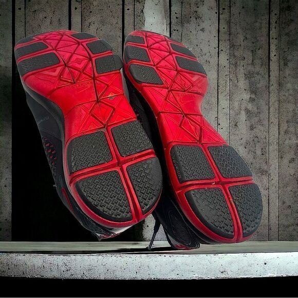 NIKE FLYWIRE l Men’s Shoes l Black & Red l Size 11 l EUC - Picture 4 of 11